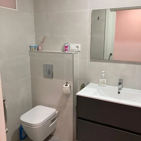 Eliza 3 Bedroom Modern Daire *