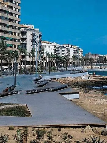 Eliza 3 Bedroom Modern Apartamento